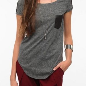 Corpus faux suede pocket tee